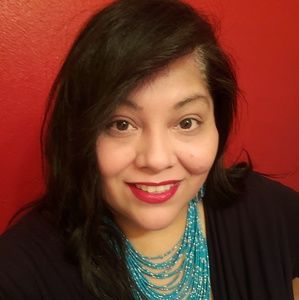 Meet your Posher, Cynthia